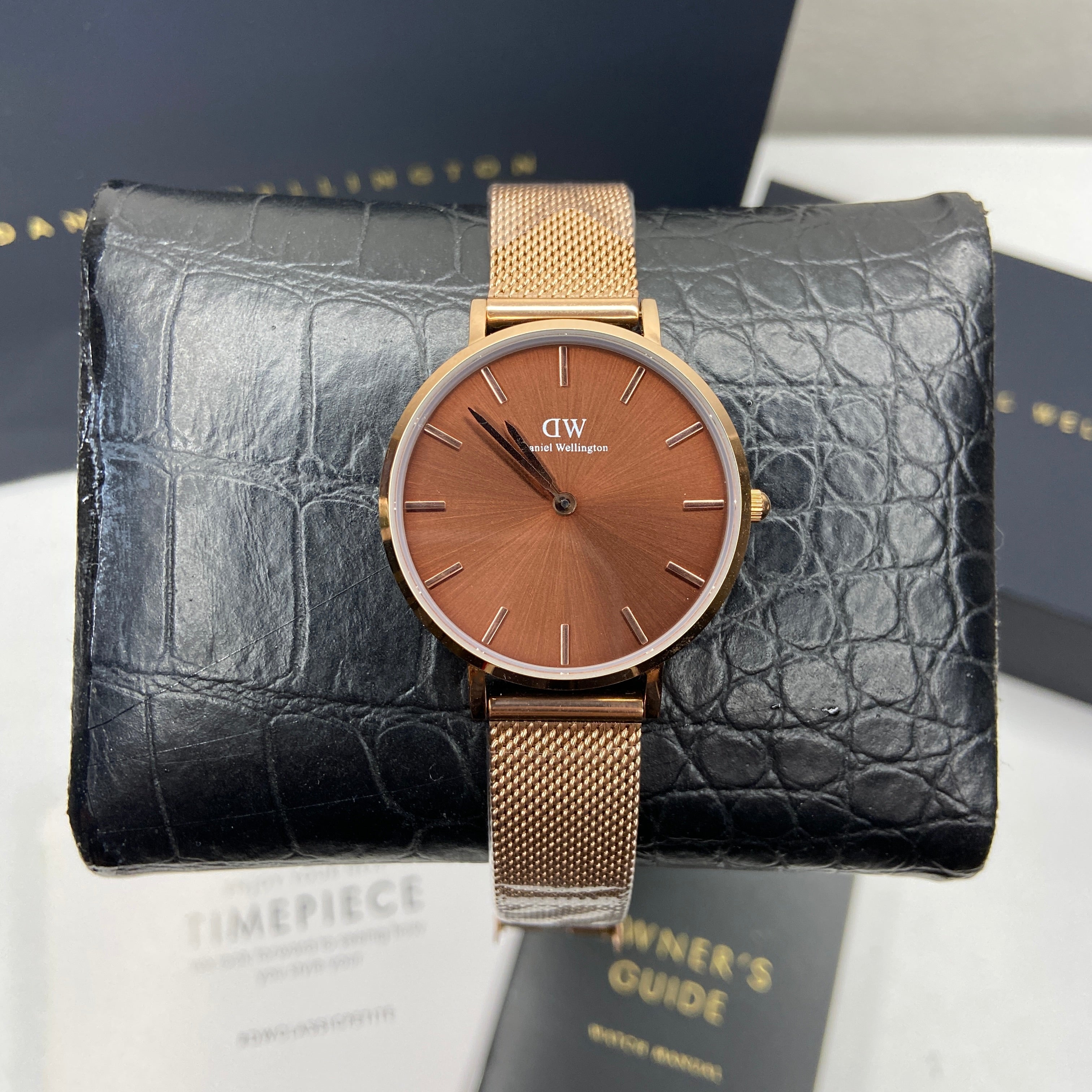 Daniel Wellington Petite Amber Brown Dial Rosegold Mesh Strap