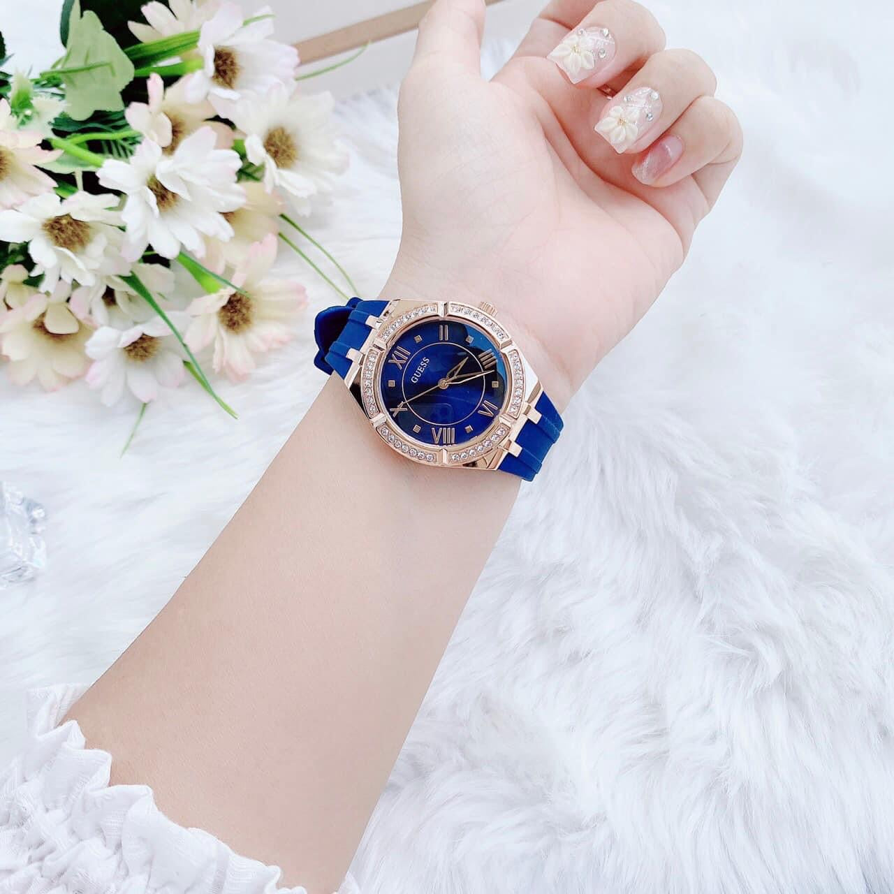 Blue silicone online watch